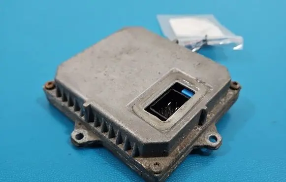 Volkswagen Touran I Headlight ballast module Xenon 1307329090 IMPRK1545400