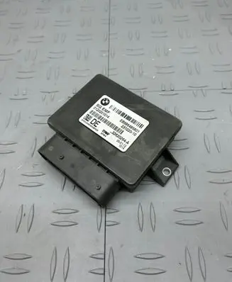 BMW 5 F10 F11 Hand brake control module 6854856 23122010 0120201014