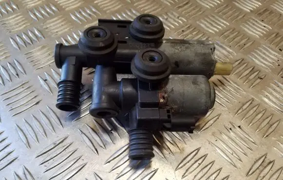 BMW 3 E46 Coolant heater control valve 1147412149 64118369807