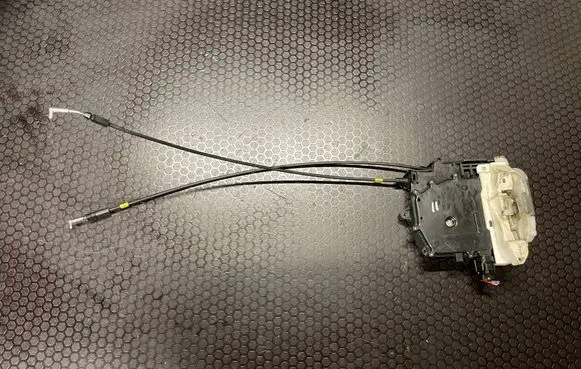Mitsubishi Colt Front door lock 