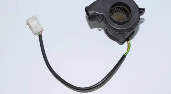 BMW 5 E39 Engine control unit/module fan 1745189