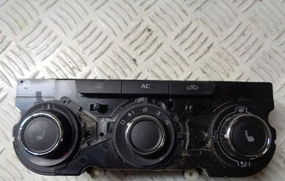 Skoda Yeti (5L) Climate control unit 3T0820047T