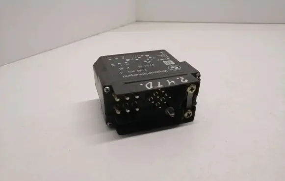 BMW 5 E34 Other control units/modules 899133 2241385D