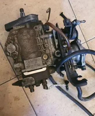 Audi 80 90 B3 Fuel injection high pressure pump 068130110B 0460494267