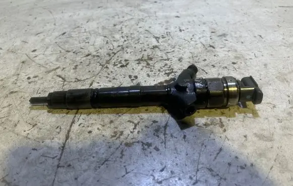 Toyota Corolla Verso AR10 Fuel injector 236700G010 04G26822