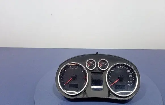 Audi A2 Speedometer (instrument cluster) 8Z0920900N