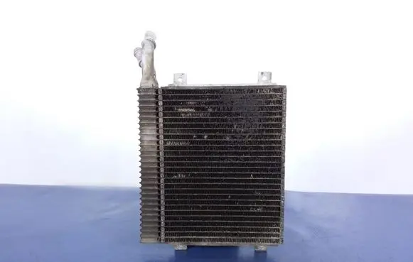 Jaguar XF X250 Intercooler radiator 9X23-8D048-AD