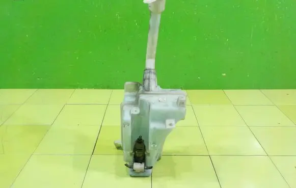 Opel Mokka Windshield washer fluid reservoir/tank 95326311