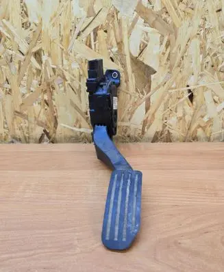 Volvo XC70 Accelerator throttle pedal 6G929F836DD 6PV00922003 C95YE02
