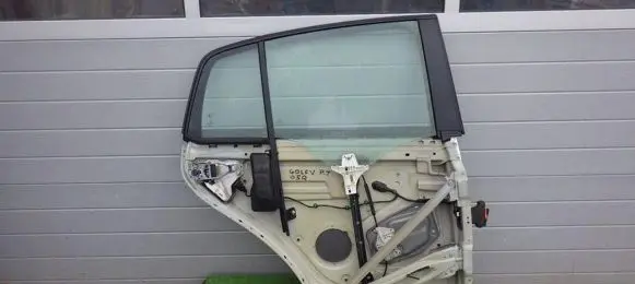 Volkswagen Golf V Other rear door trim element 