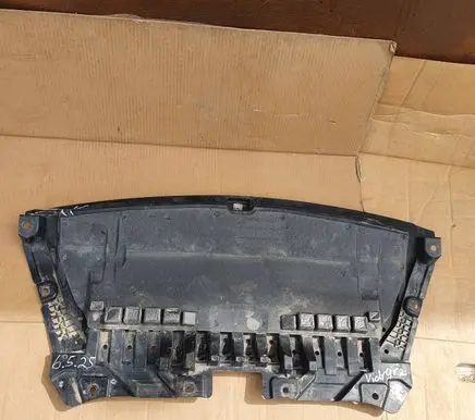 Mercedes-Benz E W213 Engine splash shield/under tray A2135200200 A2135200300