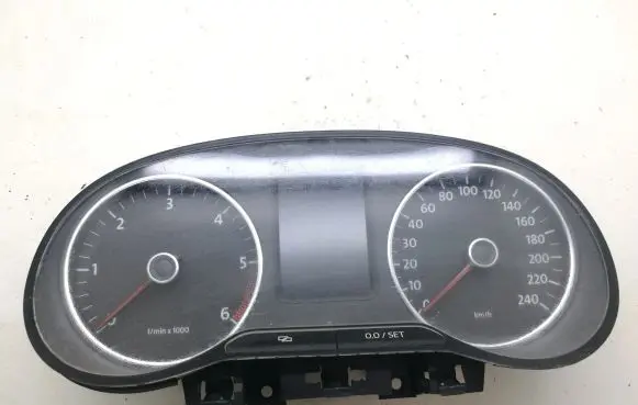 Volkswagen Polo V 6R Speedometer (instrument cluster) 6R0920861F
