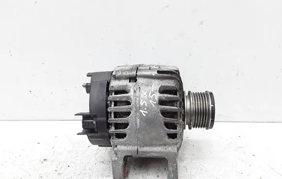 Renault Captur Generator/alternator 231001318R