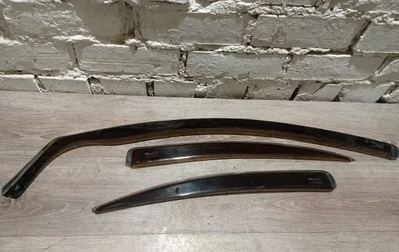 Volvo S80 Sliding door wind deflector 