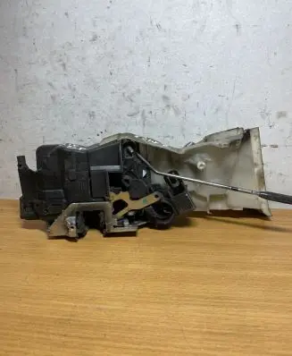 Mercedes-Benz C W202 Front door lock 2027231408 C1409