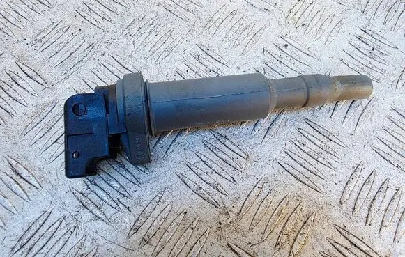 BMW 1 E81 E87 High voltage ignition coil 0221504471