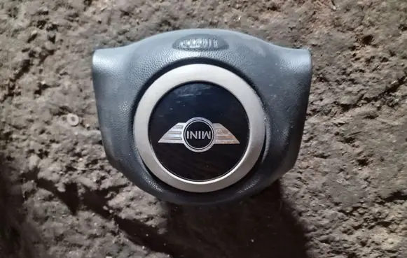 Mini One - Cooper R50 - 53 Steering wheel airbag