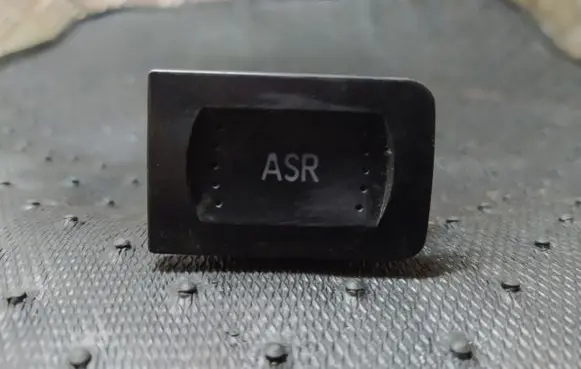 Traction control (ASR) switch