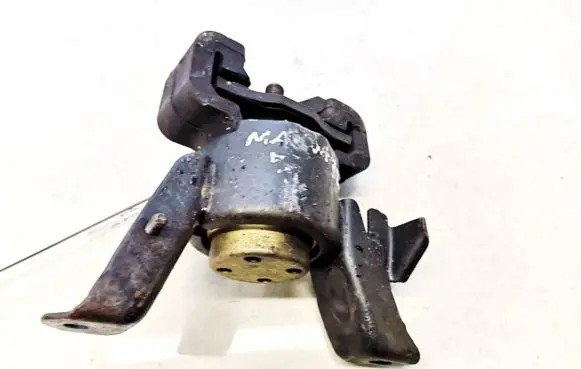 Mazda 323 Engine mount bracket