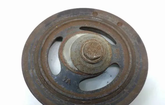 Mini One - Cooper Clubman R55 Crankshaft pulley E110124a