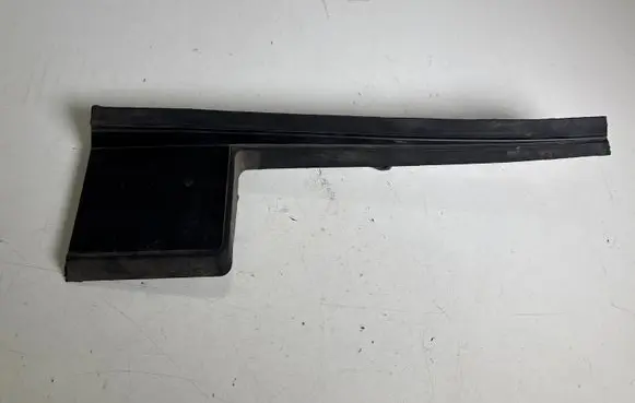 Ford Mustang VI Intercooler air guide/duct channel FR3B8102BB