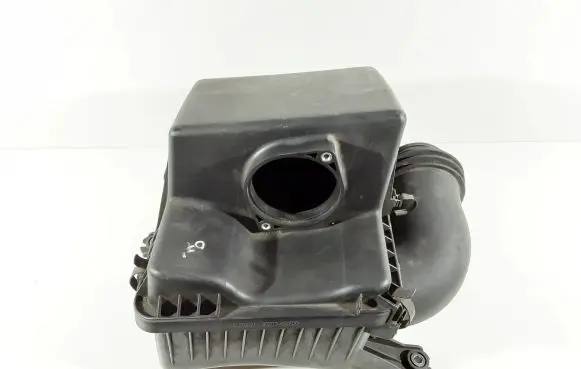 KIA Sorento Air filter box 281103E700 Y70 282103E700