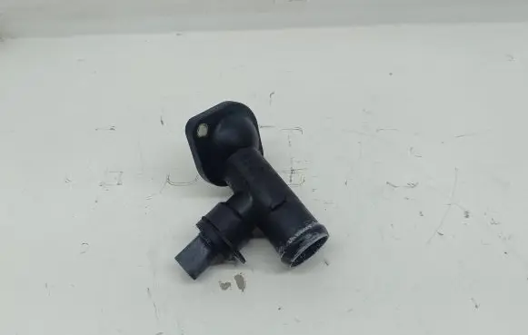 Volkswagen PASSAT B6 Engine coolant pipe/hose 03G121121D 03L121121
