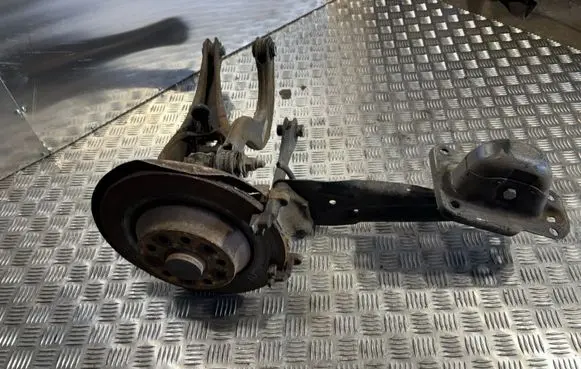 Volkswagen PASSAT B8 Rear wheel hub spindle/knuckle 