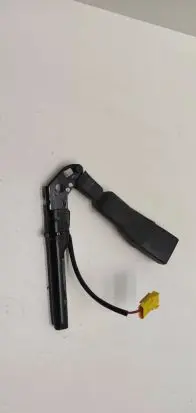 Front seatbelt buckle