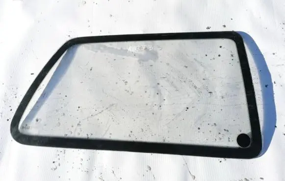 Rear side window