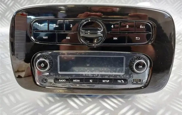 Smart ForFour II W453 Radio/CD/DVD/GPS head unit A4539008807