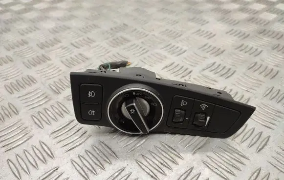 Hyundai i40 Light switch 933003Z100