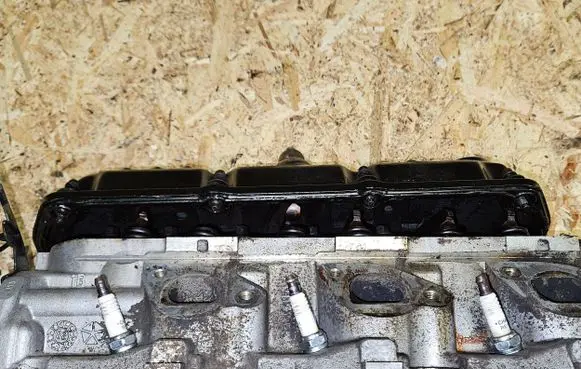 Chrysler Voyager Engine head 04694688AA