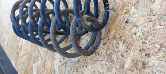 Volkswagen Polo IV 9N3 Rear coil spring