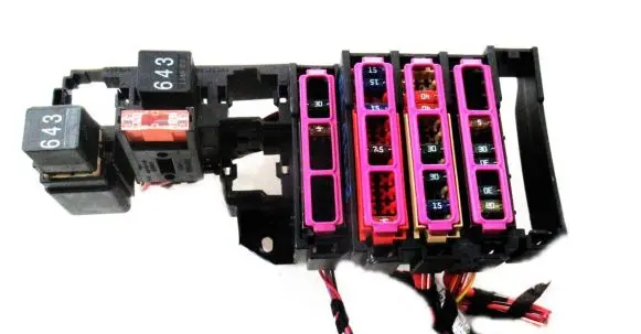 Audi A4 S4 B8 8K Fuse 8A0937530