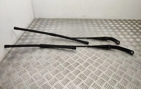 Audi A4 S4 B8 8K Front wiper blade arm 8K1955407A 8K1955408A