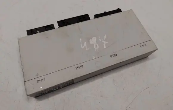 BMW 3 E46 Central body control module 61358385543