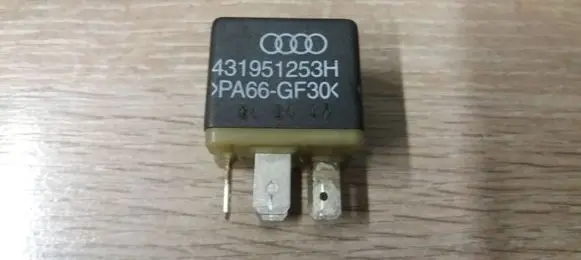 Audi A4 S4 B5 8D Other relay 431951253H
