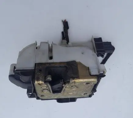 Volkswagen Polo III 6N 6N2 6NF Front door lock 1HM862153B