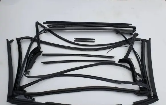 BMW M3 e92 Rear side glass trim 7119097 7119079