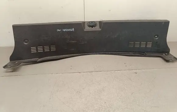 Trunk/boot sill cover protection