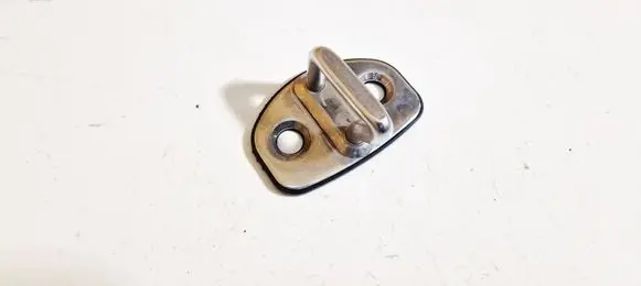 Skoda Octavia Mk2 (1Z) Rear door lock loop/hook striker 1z0837033c 6y0837033c