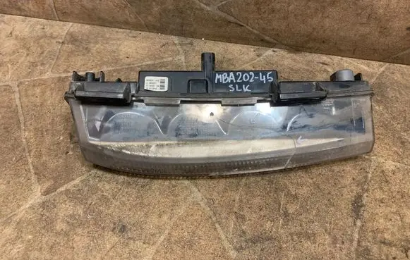 Mercedes-Benz SLK R172 Front fog light A2049068900