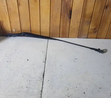 Volvo V50 Front wiper blade arm 30698239