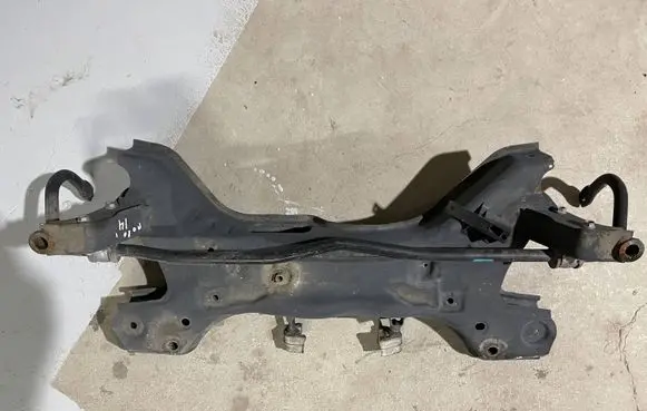 Volkswagen Polo V 6R Front subframe