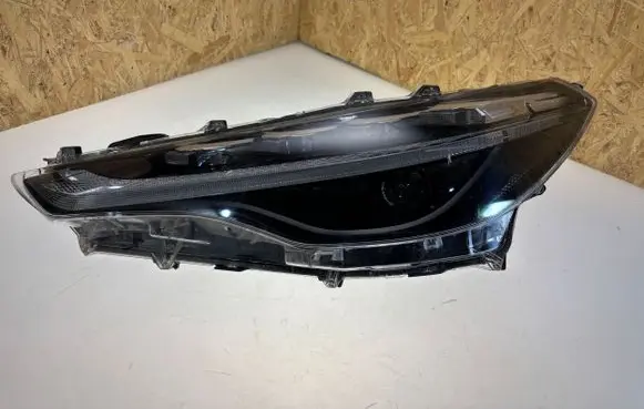 Toyota Corolla Cross Headlight/headlamp 29001127