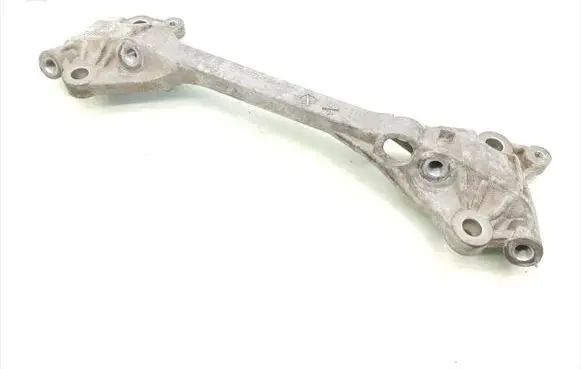 Mini One - Cooper Clubman R55 Engine mounting bracket 6772034
