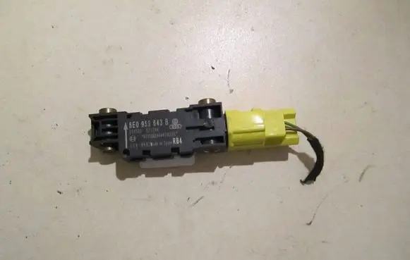 Audi A4 S4 B7 8E 8H Airbag deployment crash/impact sensor 8E0959643B 271204 010532