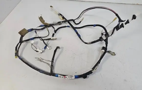 Toyota Prius (NHW20) Tailgate/trunk wiring harness 8218547050