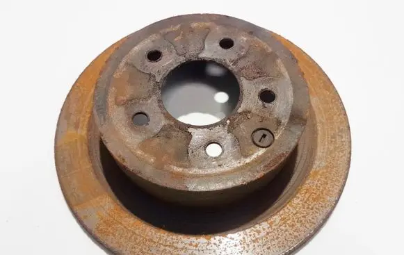 Nissan Qashqai Rear brake disc neventiliuojamas